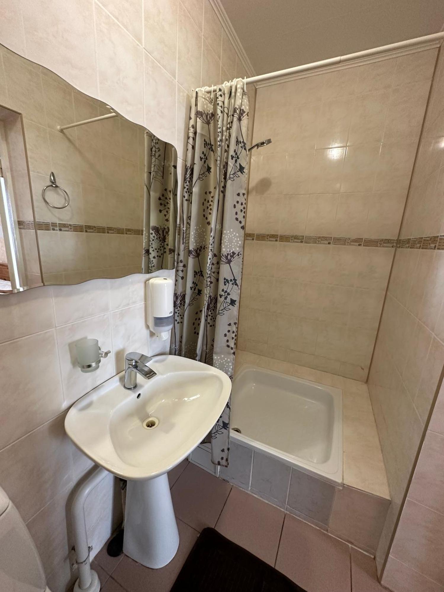 Hotel Radi Brocēni Esterno foto