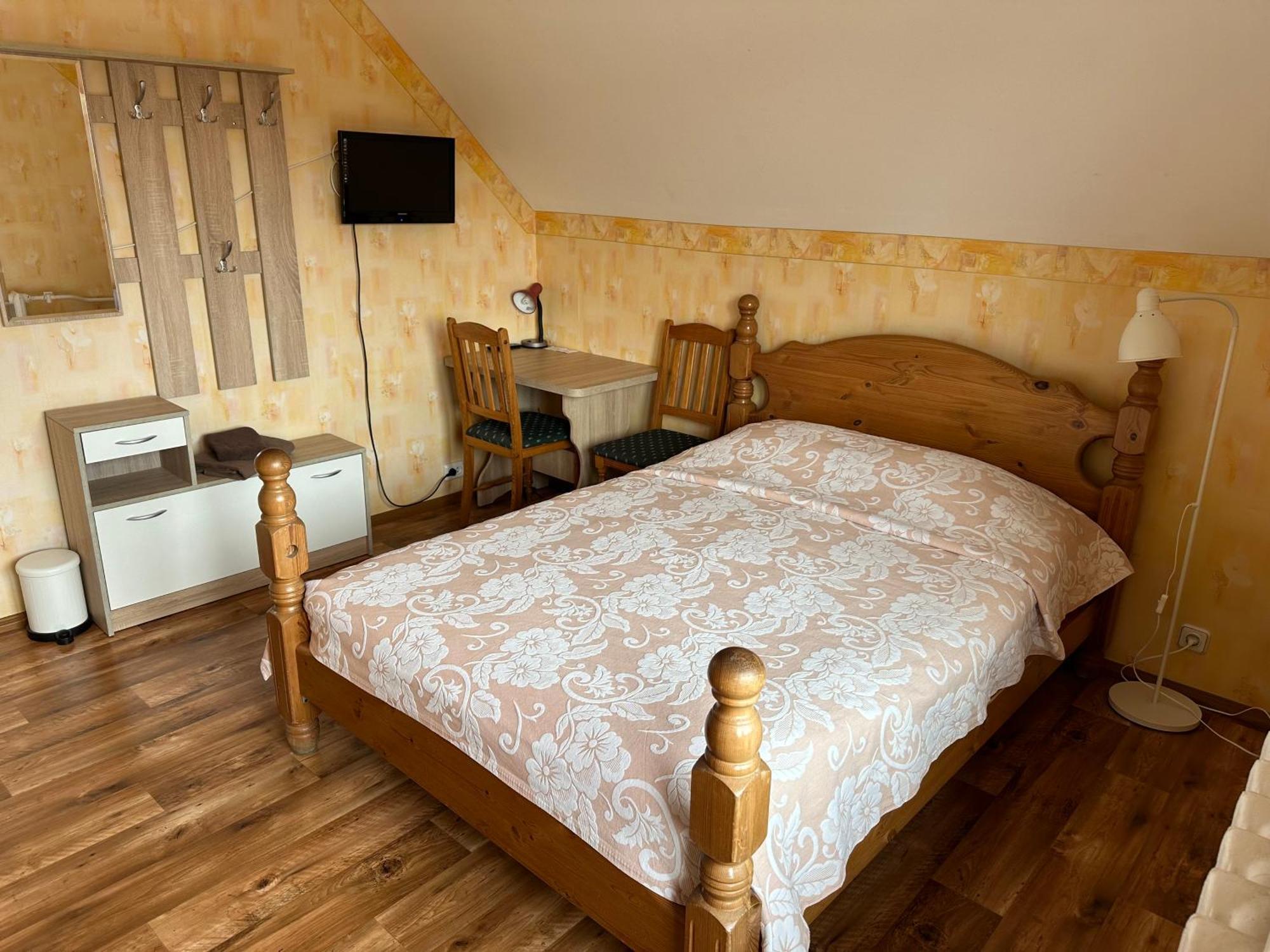 Hotel Radi Brocēni Esterno foto